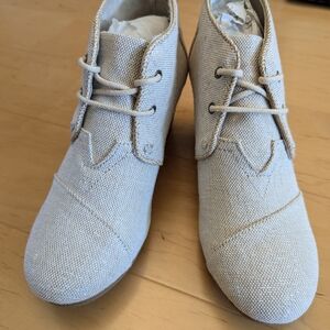 Toms Cream Lace-Up Boots